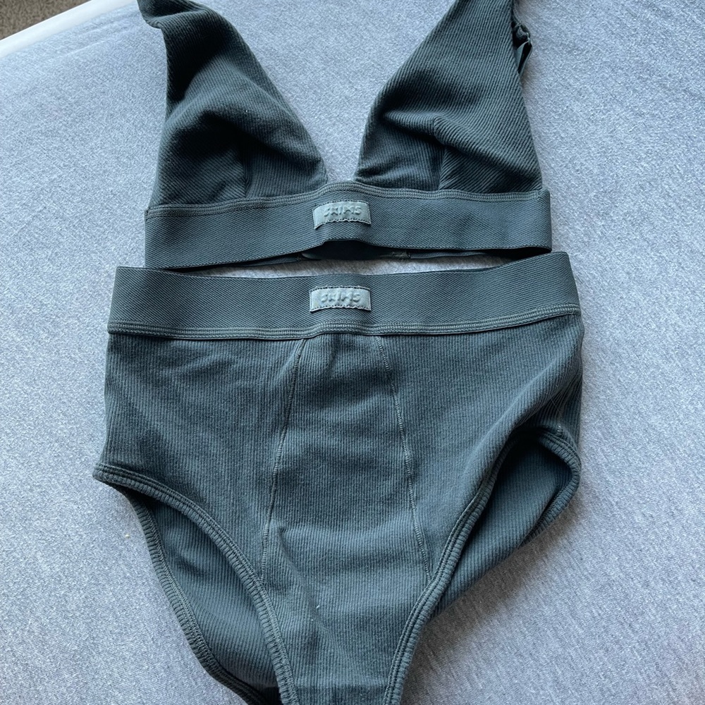 skims set